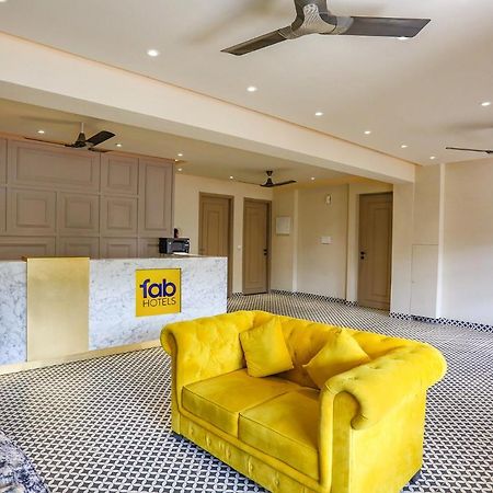 Fabhotel Clarks Suites Noida Buitenkant foto