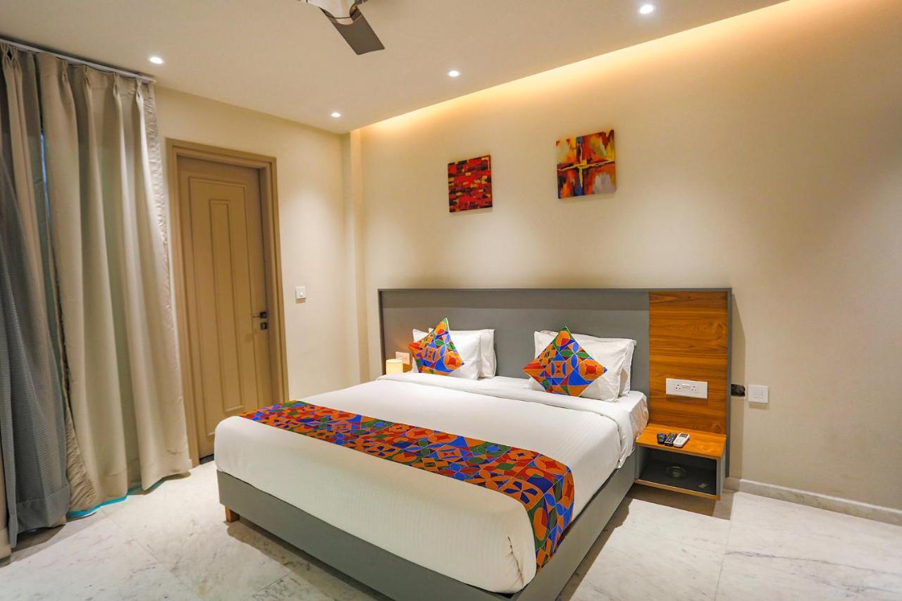 Fabhotel Clarks Suites Noida Buitenkant foto