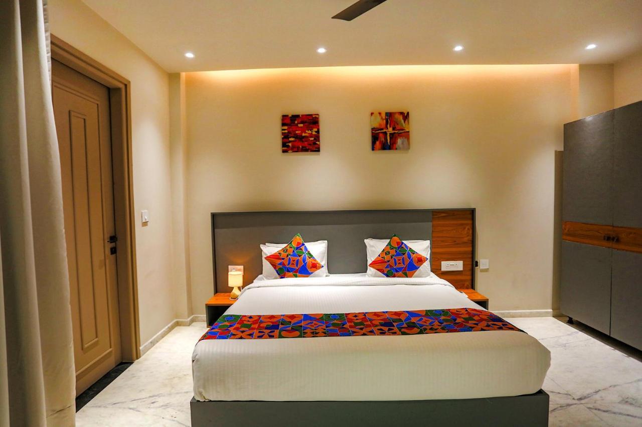 Fabhotel Clarks Suites Noida Buitenkant foto