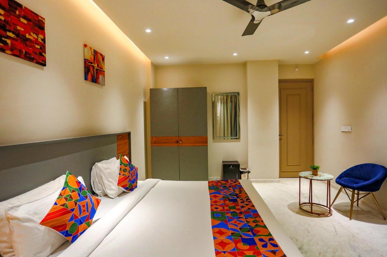 Fabhotel Clarks Suites Noida Buitenkant foto
