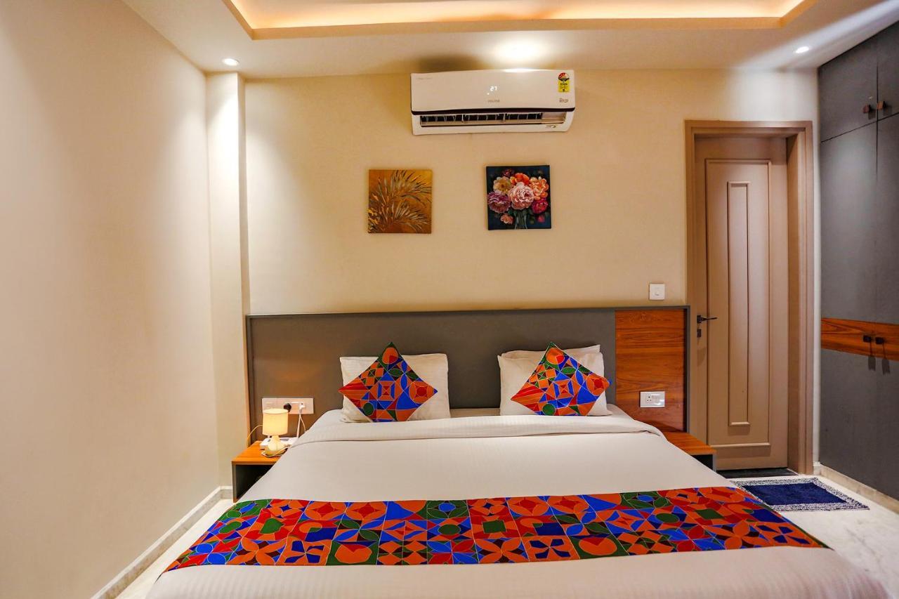 Fabhotel Clarks Suites Noida Buitenkant foto