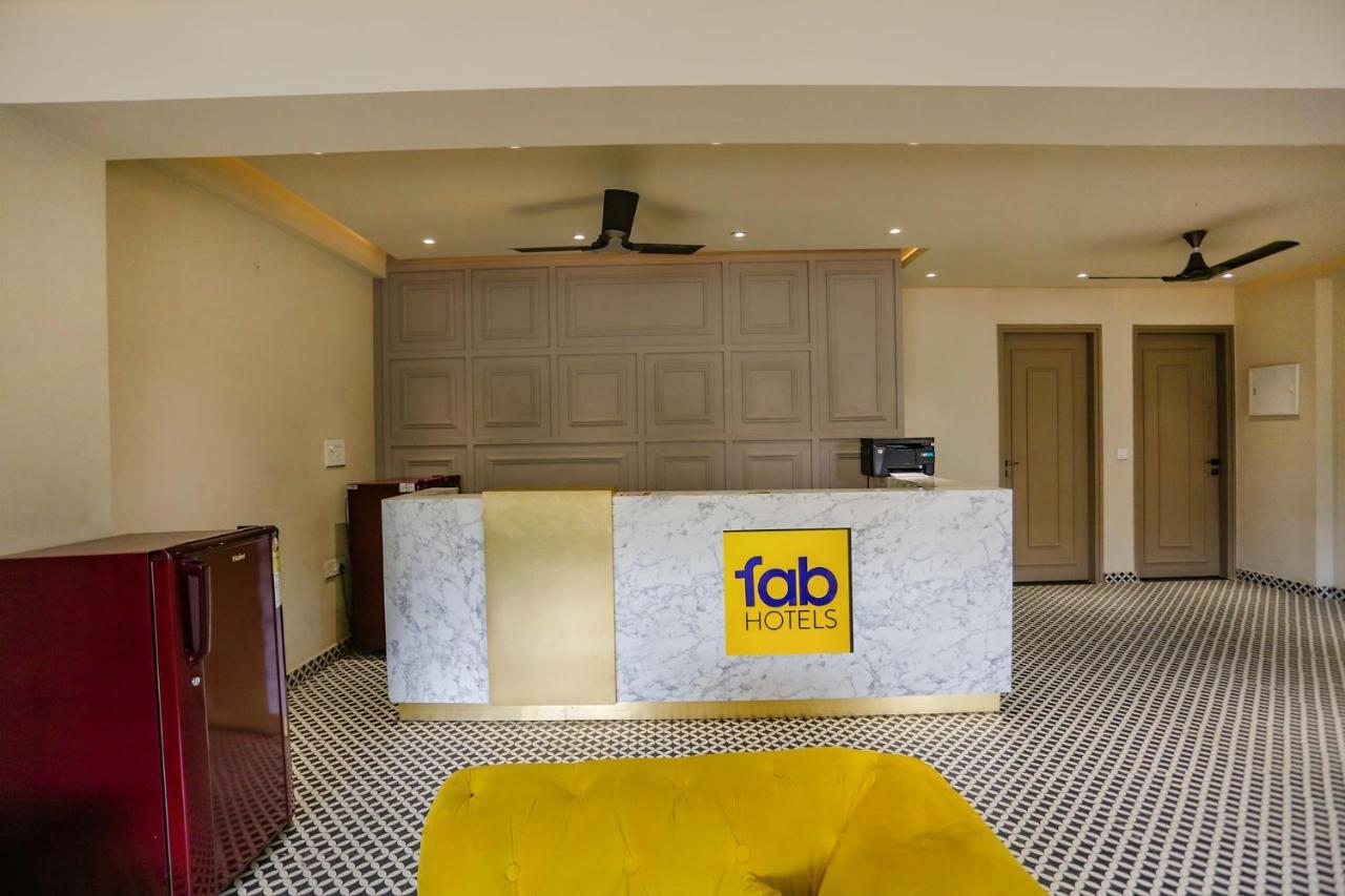 Fabhotel Clarks Suites Noida Buitenkant foto