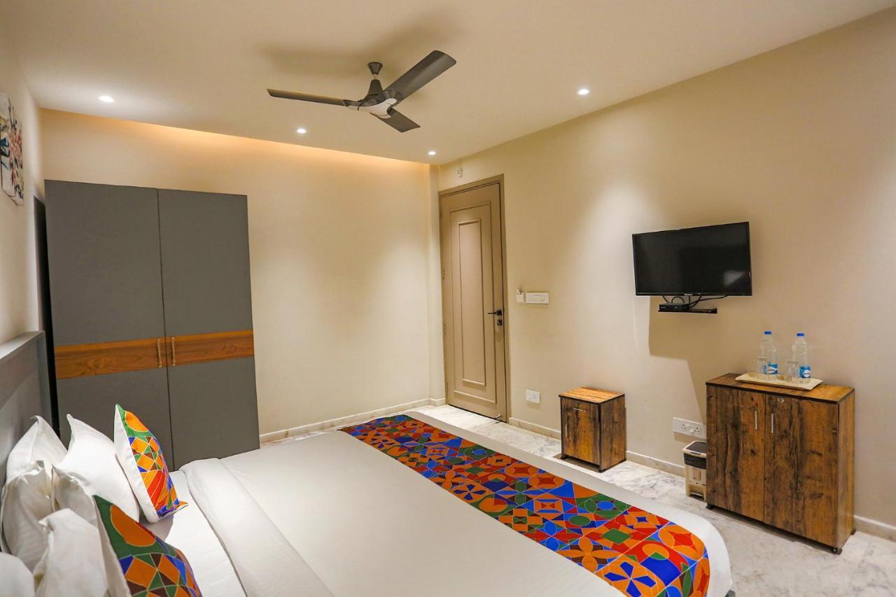 Fabhotel Clarks Suites Noida Buitenkant foto