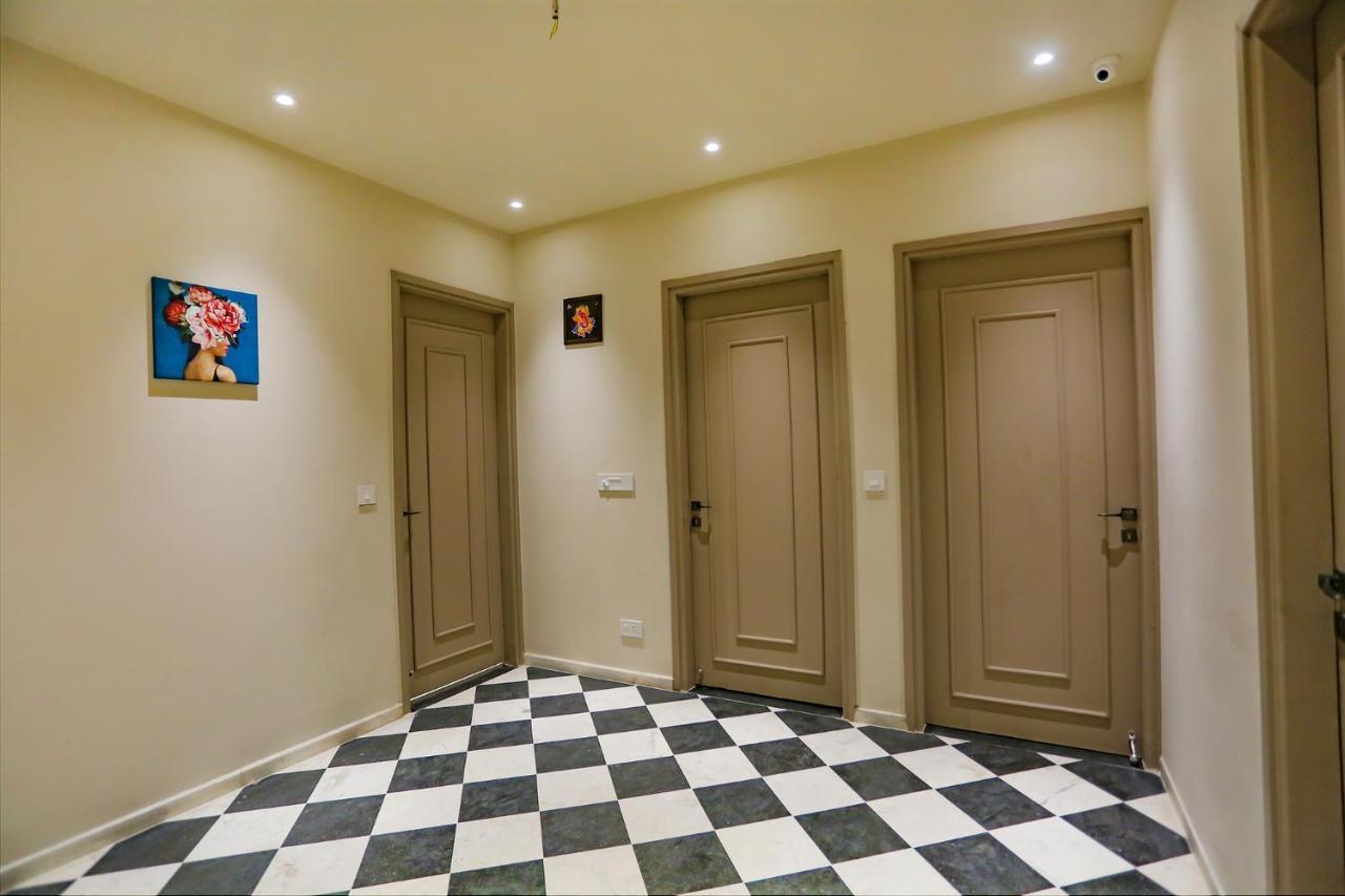 Fabhotel Clarks Suites Noida Buitenkant foto