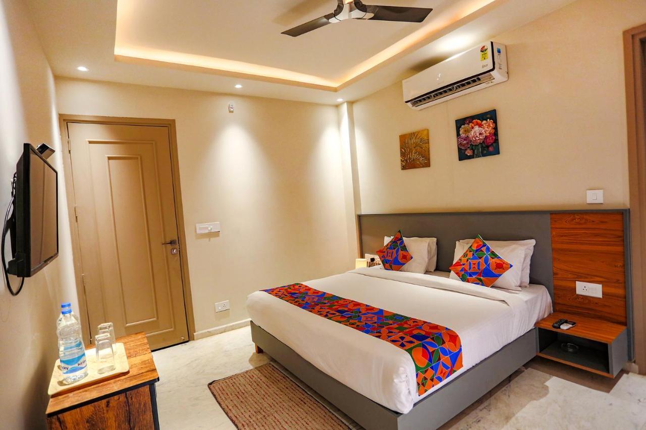 Fabhotel Clarks Suites Noida Buitenkant foto