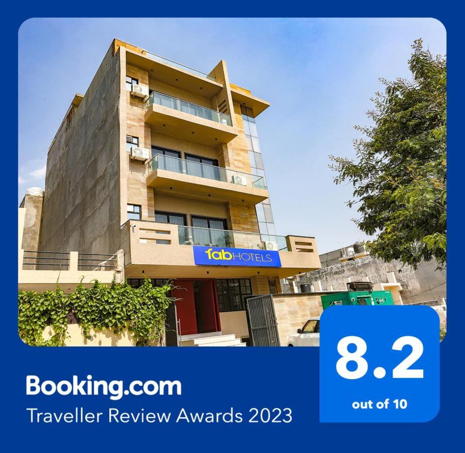 Fabhotel Clarks Suites Noida Buitenkant foto